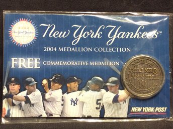 2004 New York Yankees Medallion Collection Commemorative Medalion - M