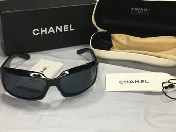 Like New Authentic CHANEL Ladies Chanel Sunglasses With Mother Of Pearl CC Logo - Box - Case - Booklets - More