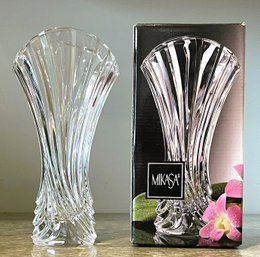 Mikasa Flores 8' Bud Vase