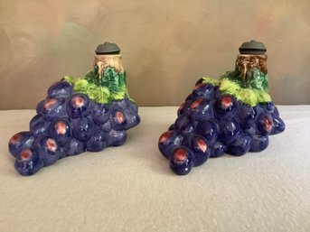 Vintage Hand Painted Ceramic Grape Bunch W/cork Bottles Made In Italy