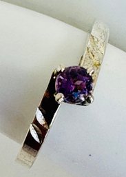 PRETTY STERLING SILVER SMALL ROUND AMETHYST RING