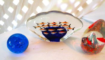 3 Fish Ocean Themed Glass Sculpture Paper Weights