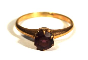 Low Karat Gold Ring Amethyst Solitaire