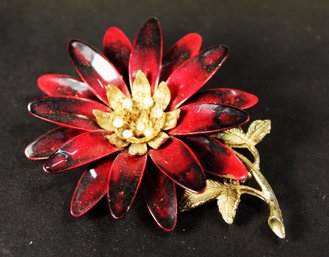 1960S LARGE 'FLOWER POWER' RED GOLD TONE FLORAL RHINESTONE BROIOCH