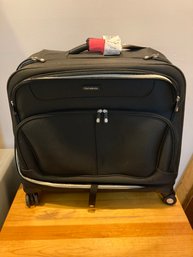 Samsonite Suit Case With Four Rotating Wheels
