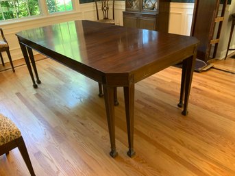 Vintage Mahogany Dining Table With 2 Leaves