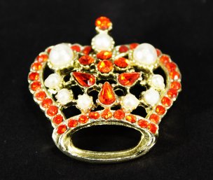 VITNAGE ORANGE RHINESTONE GOLD TONE 'CROWN' BROOCH HAVING FAUX PEARLS