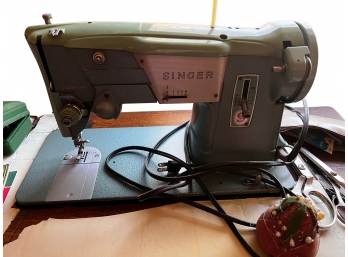 Vintage Green Singer Sewing Machine With Table And Accessories
