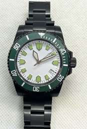 Pristine PARNSRPE MEN'S AUTOMATIC DIVE WATCH- Green Bezel With Date Window