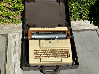 Vintage Smith Corona Type Writer With Case