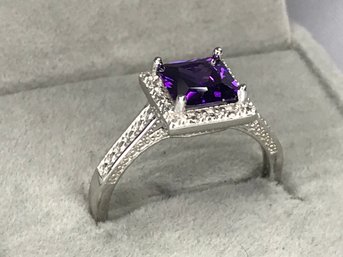 Fantastic 925 / Sterling Silver Ring With Intense Color Amethyst And White Topaz - Very Pretty - Brand New