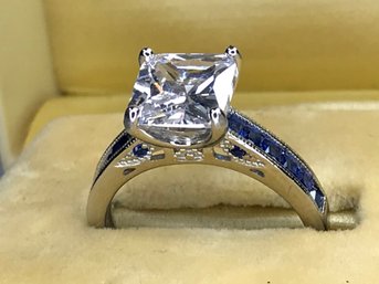 Gorgeous 925 / Sterling Silver Ring With Large White Zircon Flanked By Channel Set Sapphires - Brand New !