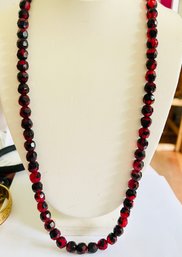 VINTAGE RED AND BLACK GLASS BEAD NECKLACE GOLD TONE CHAIN