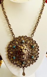 FABULOUS LARGE VINTAGE LION GOLD TONE FAUX TURQUOISE RUNWAY NECKLACE