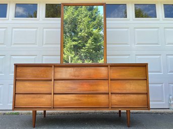 Harmony House Mid Century Dresser With Mirror