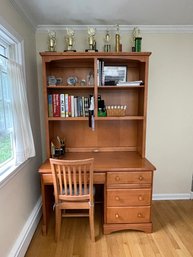 Student Desk With Hutch And Chair