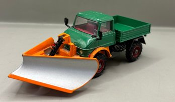 Corgi Unimog Green Plow Truck