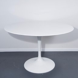 Knoll Style Tulip Table