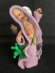 Night Robed Day Of The Day Skeleton Figurine