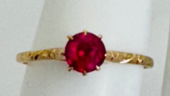 VINTAGE DAINTY 10K GOLD RUBY SOLITARE RING