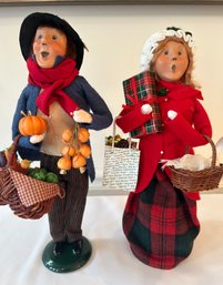 The Carolers - Crier Sell Vegetables &  Woman With Presents And Goose