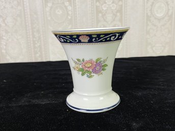 Wedgwood Vintage Ceramic Vase