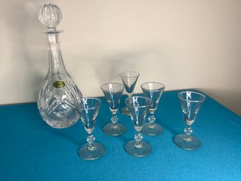 DECANTER AND CORDIAL GLASS SET