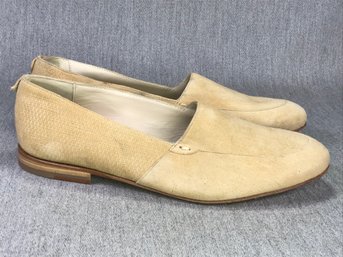 Fabulous Brand New QUERO Beige Suede Flats - Made In Spain - Size 39 Eur / 8.5 US - We Also Have In Size 40