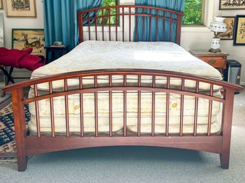 A High Quality Cherry Wood Queen Bedstead, Possibly Ethan Allen