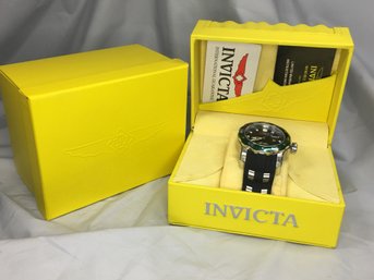 Incredible Brand New $595 INVICTA PRO DIVER Watch With Black Silicone Strap - HEAVY AND SUBSTANTIAL !