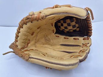 Nokona Baseball Glove Mitt For Right-Handed Person BC-1050 10.5 Inches