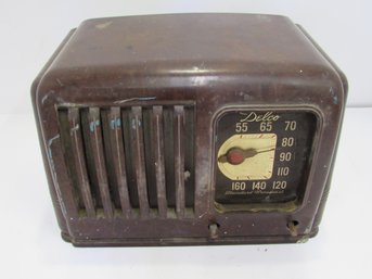 Vintage Delco Tube Type AM Table Radio -Standard Broadcast For Parts / Repair