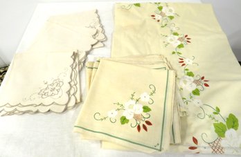 Assorted Linens With Tablecloths And Napkins (Floral Design)