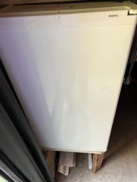 Sanyo Mini Fridge