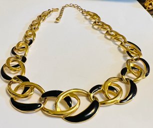 LOVELY TRIFARI GOLD TONE BLACK ENAMEL LINK NECKLACE