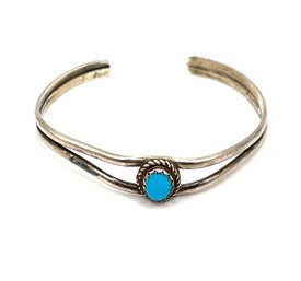Vintage Native American Sterling Silver Small Turquoise Color Bracelet
