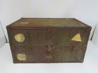 VINTAGE Green Blue Metal TOYS  DOLL WARDROBE CARRYING CASE TRUNK Patina /Rust