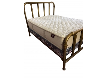 Vintage Full Bed With Metal Headboard/footboard