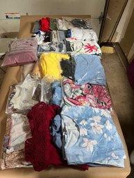 UNUSED 30 Pieces Miscellaneous Women's Clothing