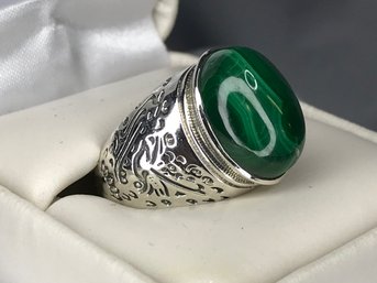 Stunning Brand New - Sterling Silver / 925 Dome Ring With Highly Polished Malachite - Very Pretty Ring !