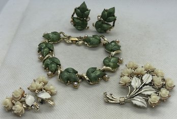 Grouping Of Vintage 1950s Costume Jewelry