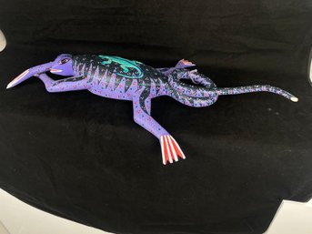 Animalito Of A Lizard. Hand Carved, Painted And Signed By The Artist