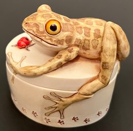 Harmony Kingdom Frog Box - Pond Pleasure - Box Paperwork - Monique Baldwin - 3.5 X 3 X 3 H - Fish - Lady Bug