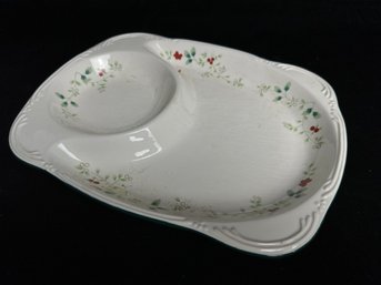 Pfaltzgraff Winterberry Tray