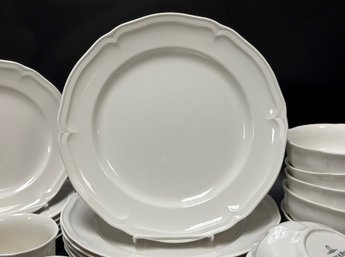 Villeroy & Boch Porcelain Dinnerware, Manoir Pattern