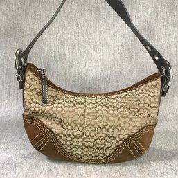 Classic Like New COACH Beige / Brown Signature CC Coach Canvas And Suede Hobo - Amazing Condition - WOW !