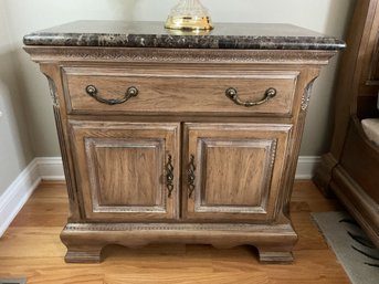 LEXINGTON Camden Hall Night Chest With Marble Top Lot #1