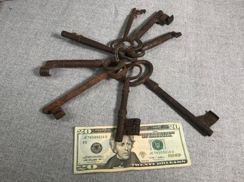 Fantastic Ring Of Antique Keys - Some Almost 7' Long - Several Are Hand Made - GREAT Lot Antique Keys !