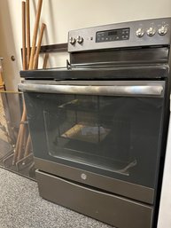 GE Glass Top Electric Stove - Self Cleaning 30' Stove