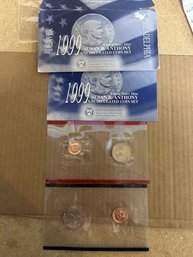 Beautiful Vintage 1999 P/D United States Mint UNC Susan B Anthony Coins